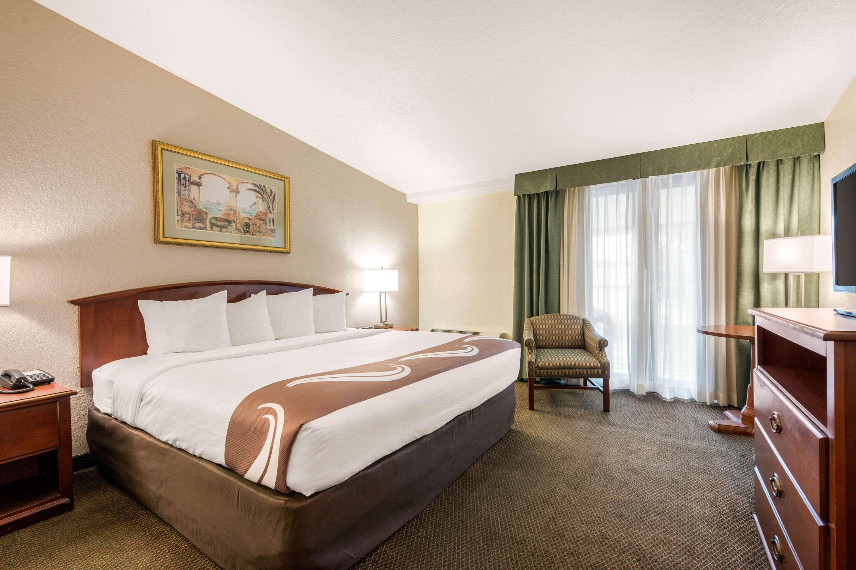 Quality Inn & Suites Tarpon Springs South Экстерьер фото