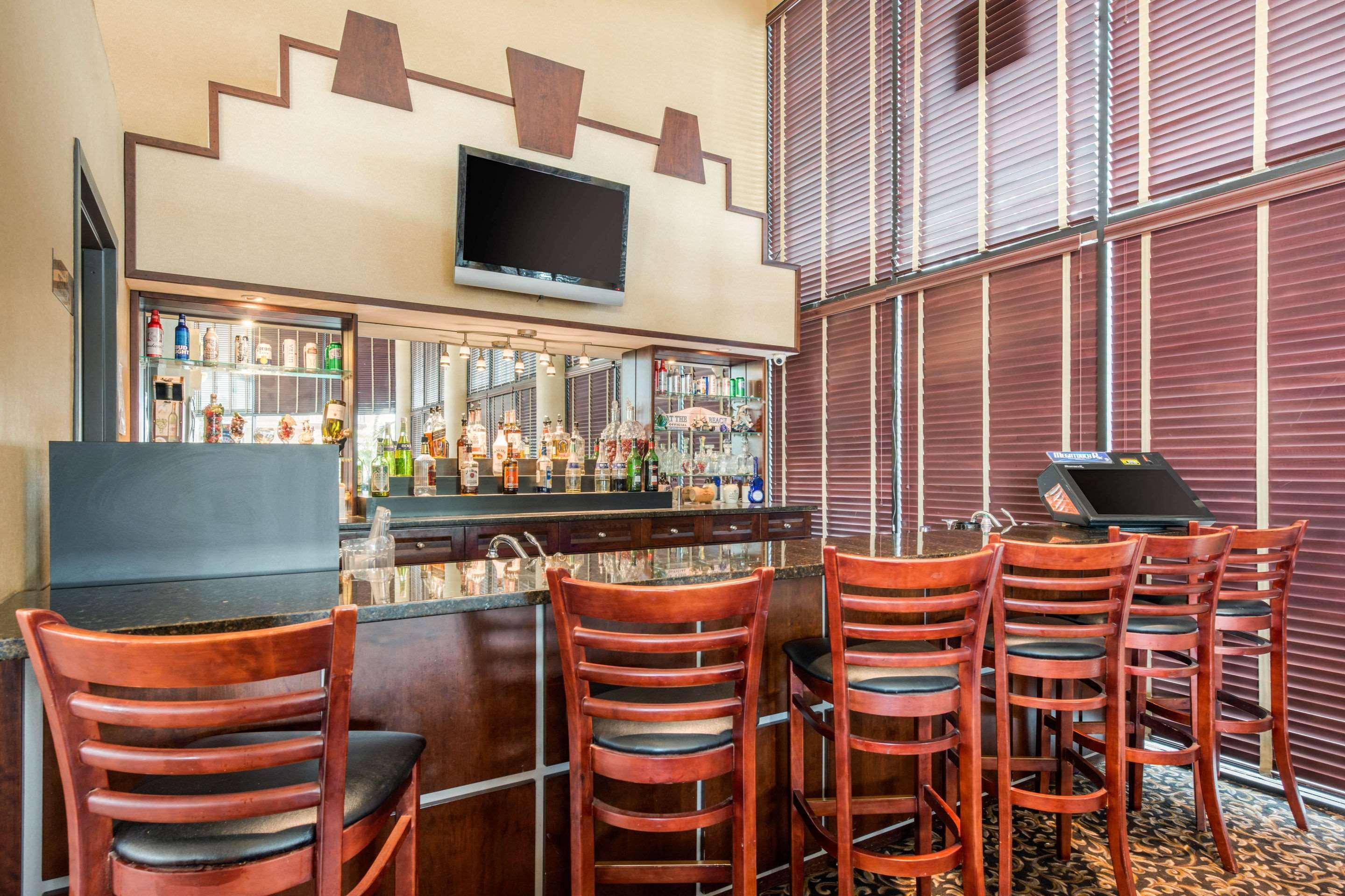 Quality Inn & Suites Tarpon Springs South Экстерьер фото