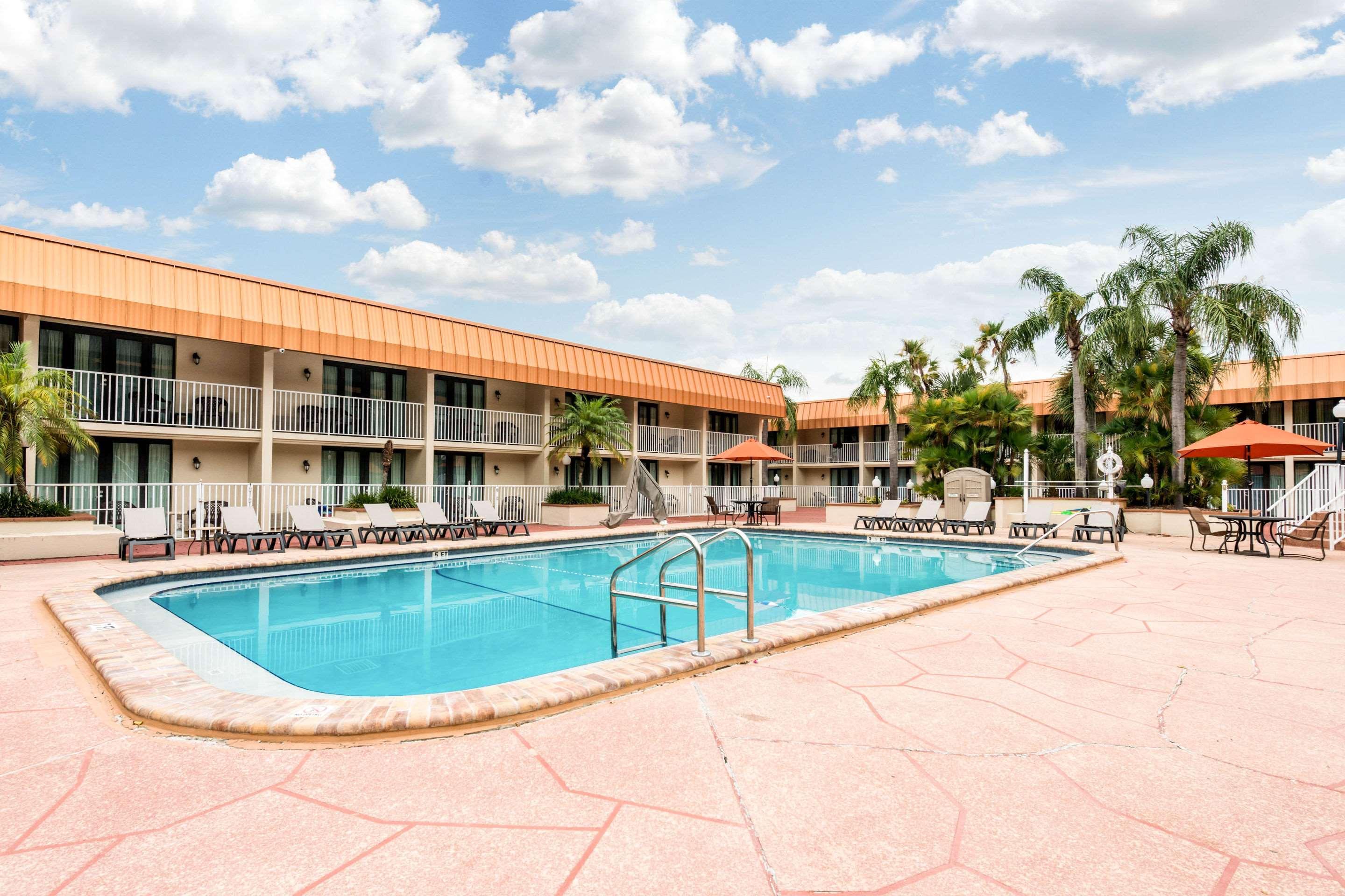 Quality Inn & Suites Tarpon Springs South Экстерьер фото
