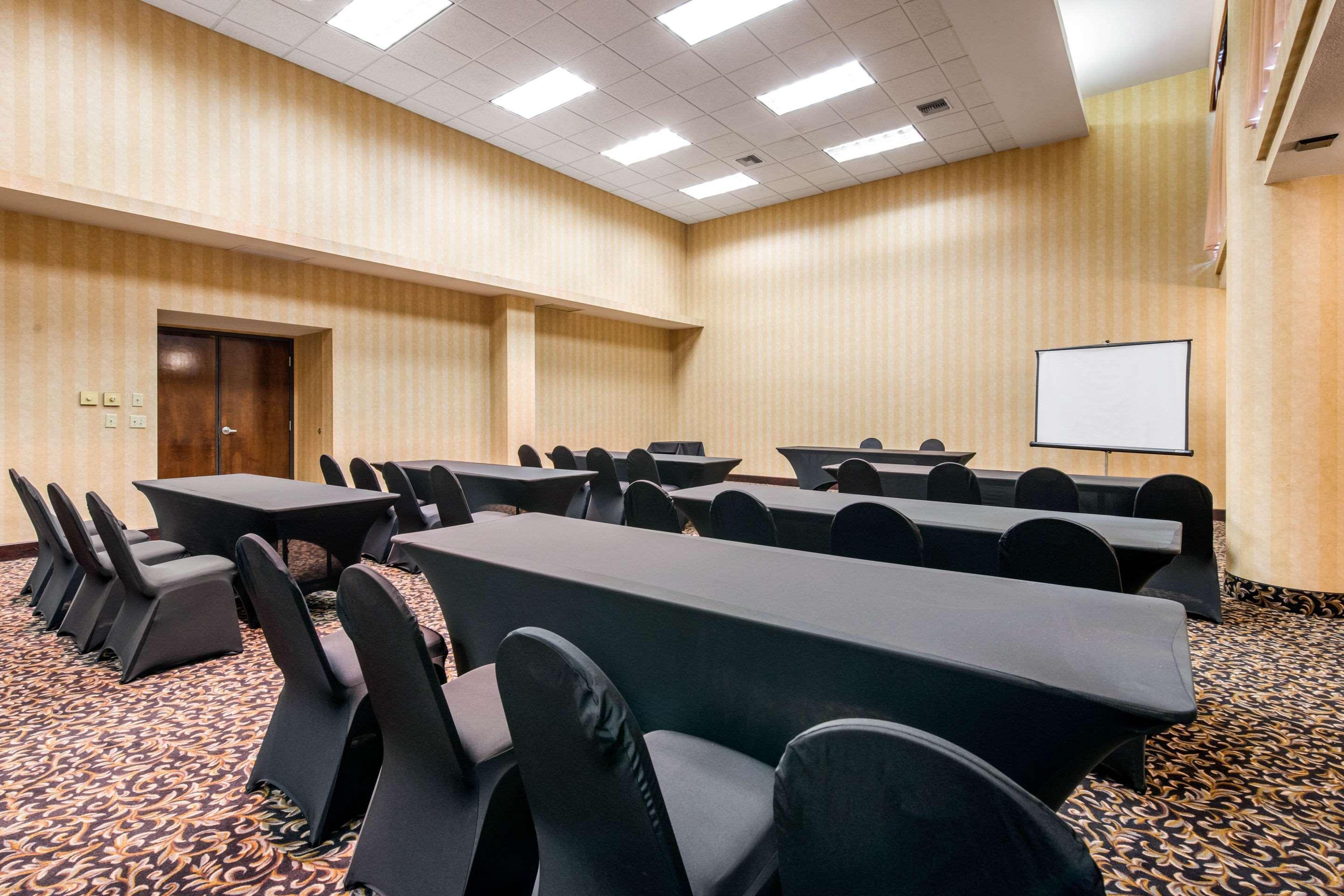 Quality Inn & Suites Tarpon Springs South Экстерьер фото