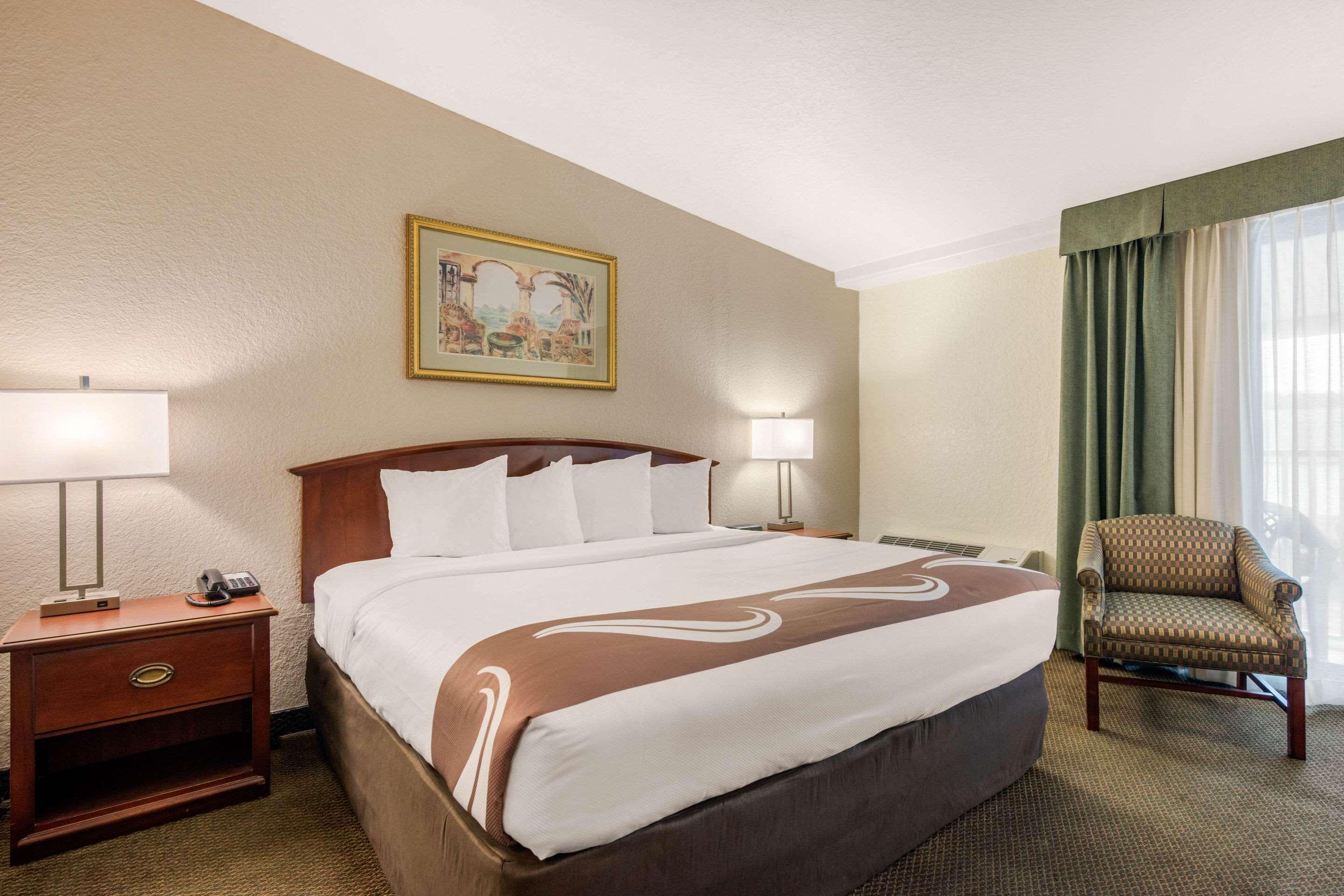 Quality Inn & Suites Tarpon Springs South Экстерьер фото